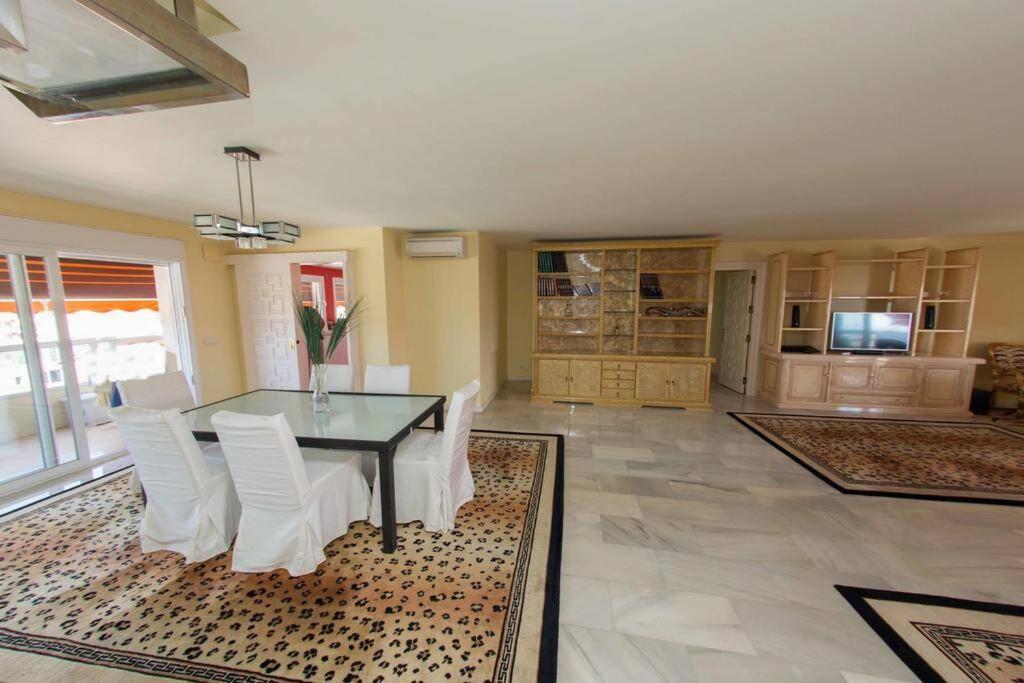 Penthouse With Private Pool, Hot Tub Jacuzzi With Sea Views And Chill-Out Zone, Close To The Sea Marbella Dış mekan fotoğraf