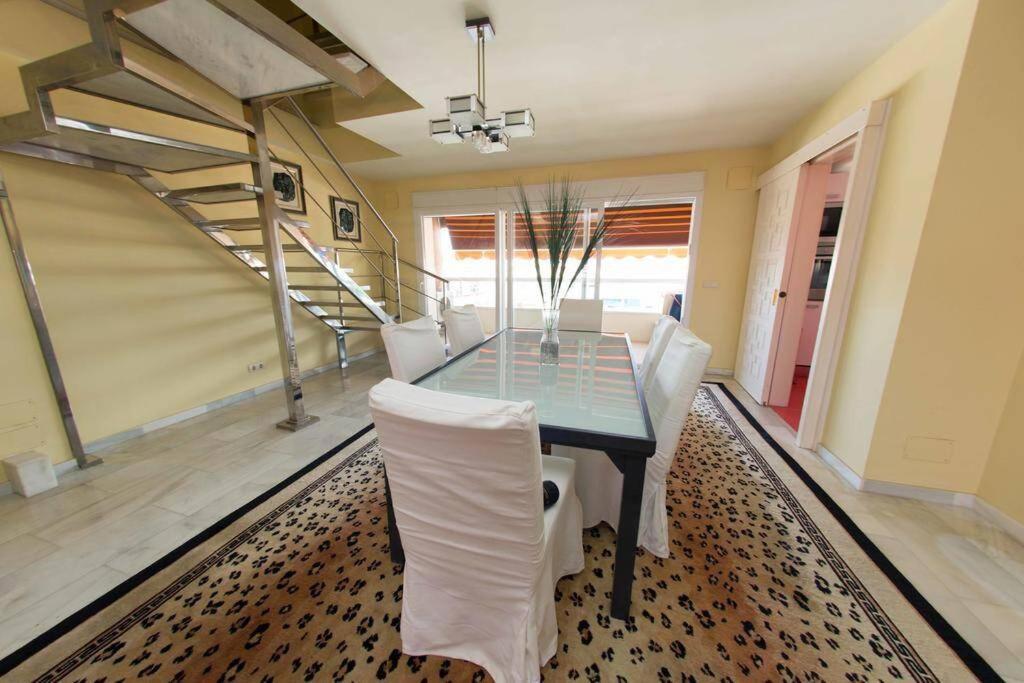 Penthouse With Private Pool, Hot Tub Jacuzzi With Sea Views And Chill-Out Zone, Close To The Sea Marbella Dış mekan fotoğraf