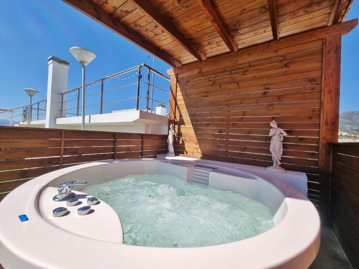 Penthouse With Private Pool, Hot Tub Jacuzzi With Sea Views And Chill-Out Zone, Close To The Sea Marbella Dış mekan fotoğraf